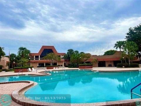 Margate, FL 33063,3050 Holiday Springs Blvd  #308