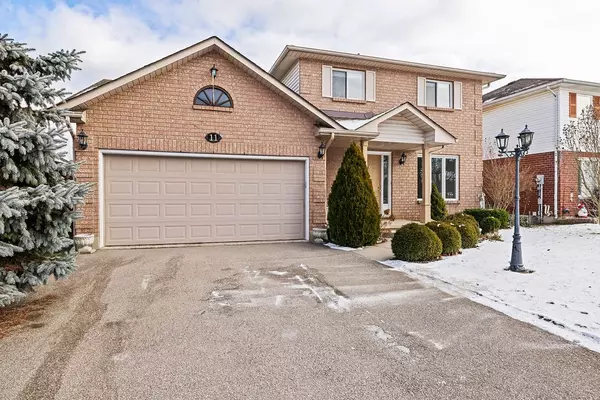 11 Newcombe RD, Hamilton, ON L9H 6Z5