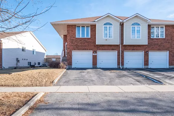 657 Barnsley CRES, Kingston, ON K7M 8X4