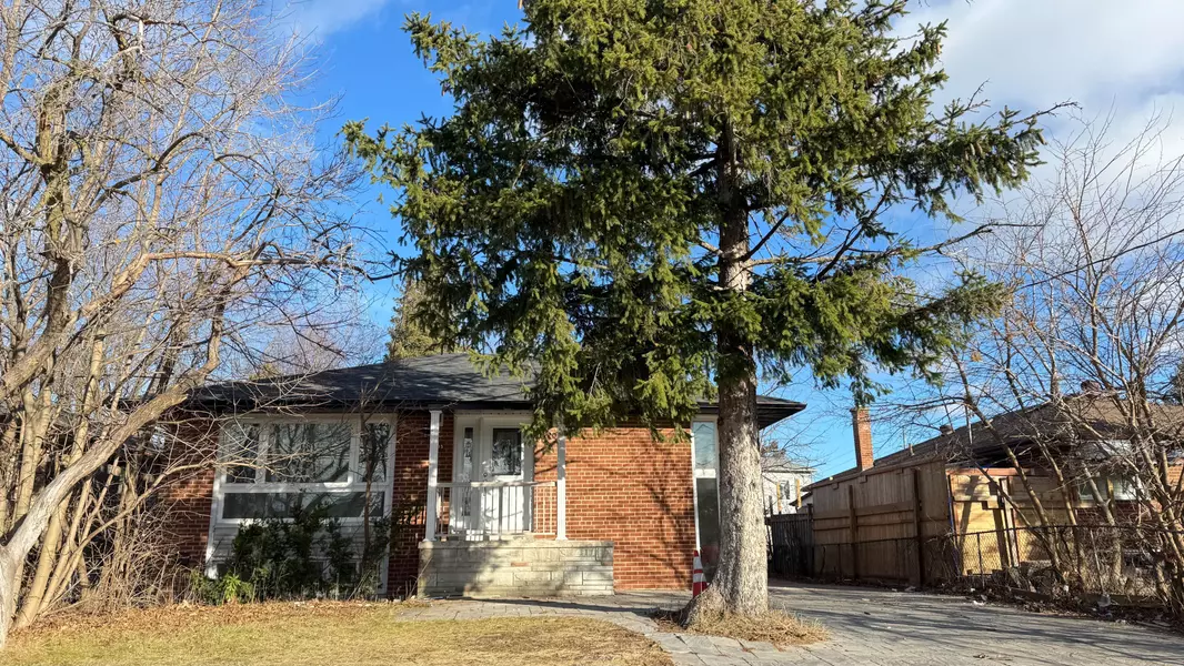 95 Sussex AVE #(Main), Richmond Hill, ON L4C 2E8