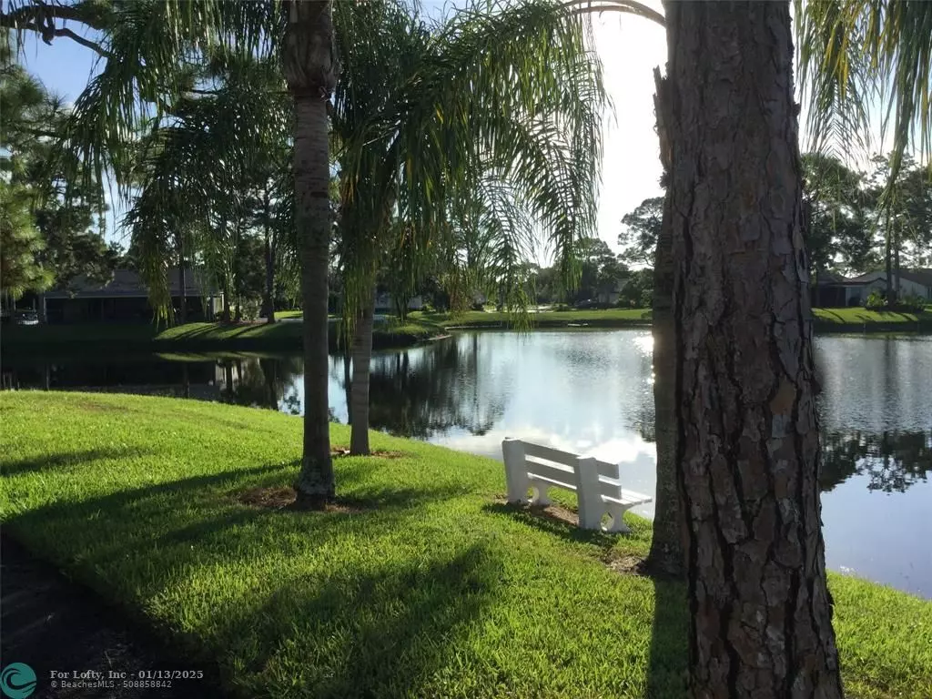 Greenacres, FL 33463,435 Pine Glen Ln  #C-2