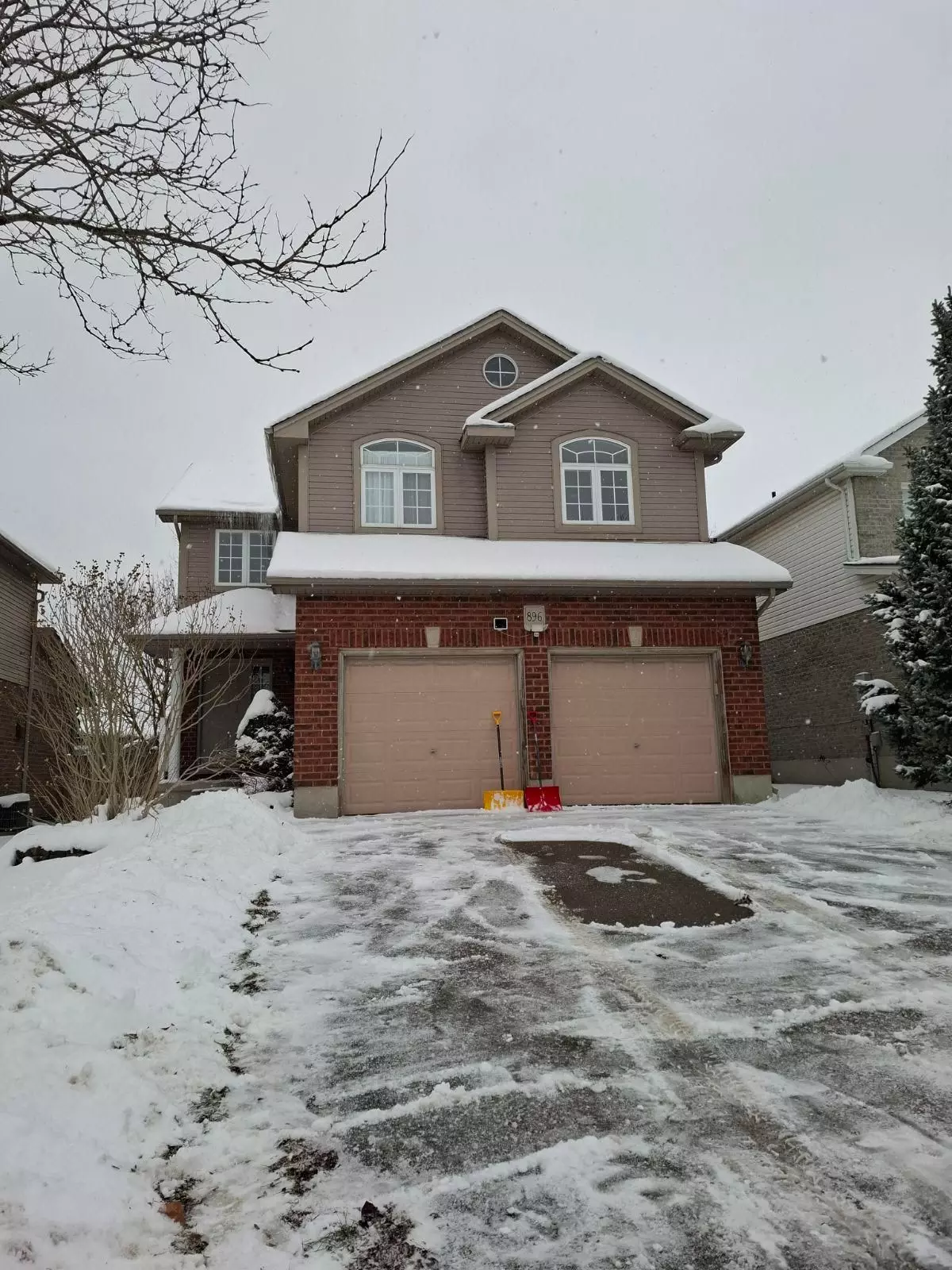 London, ON N5X 4J8,896 Garbaldi AVE E