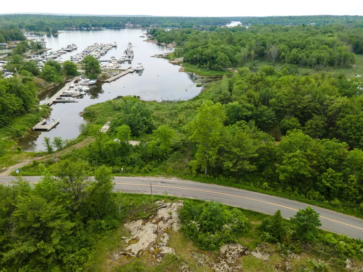 Georgian Bay, ON L0K 1S0,408 South Bay RD