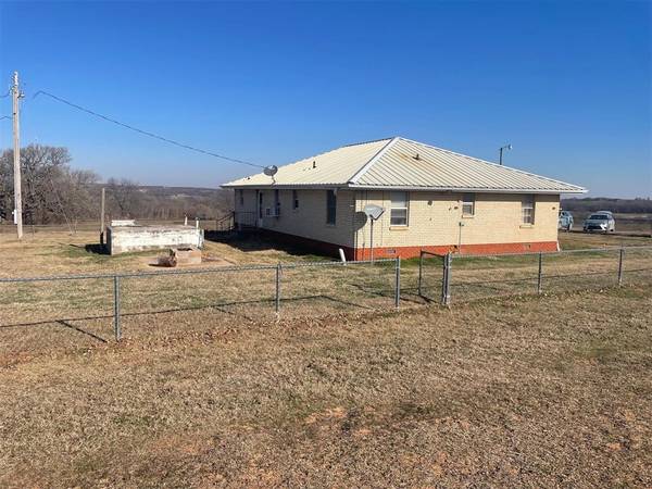 15770 E county road 1590 Road, Lindsay, OK 73052