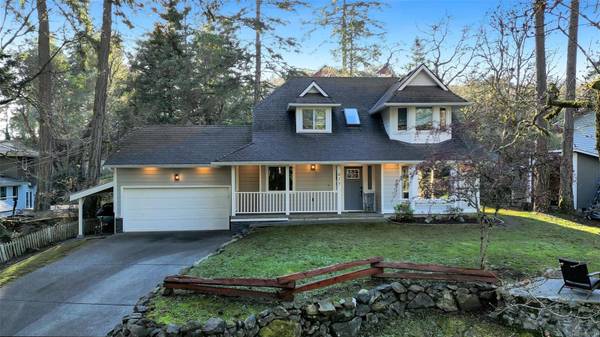 977 Greig Ave, Central Saanich, BC V8M 1A1