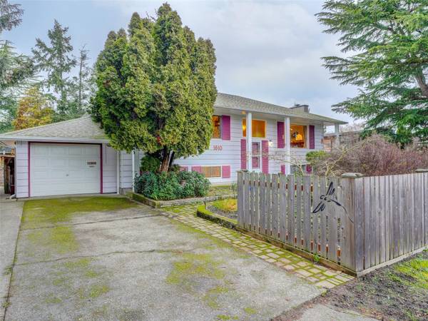 1610 Blair Ave, Saanich, BC V8N 1M4