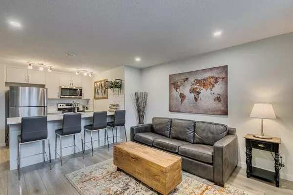 175 Cranbrook SQ Southeast, Calgary, AB T3M 3E3