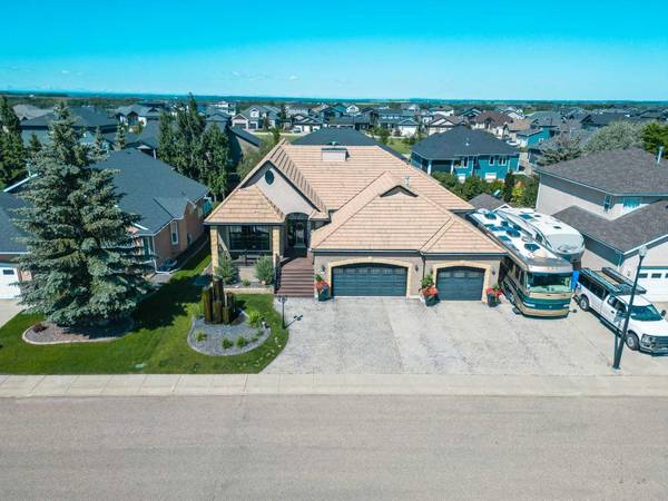 20 Lake RDG, Olds, AB T4H 1W6