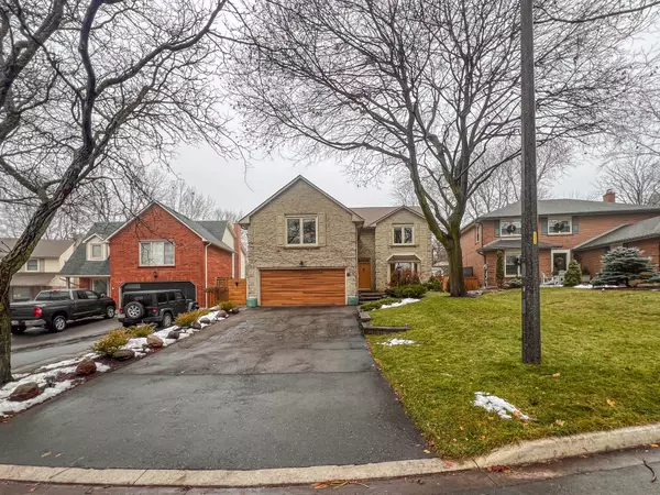 Whitby, ON L1N 6W2,7 Preakness CT