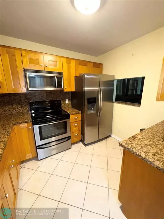 Sunrise, FL 33322,9700 Sunrise Lakes Blvd  #304