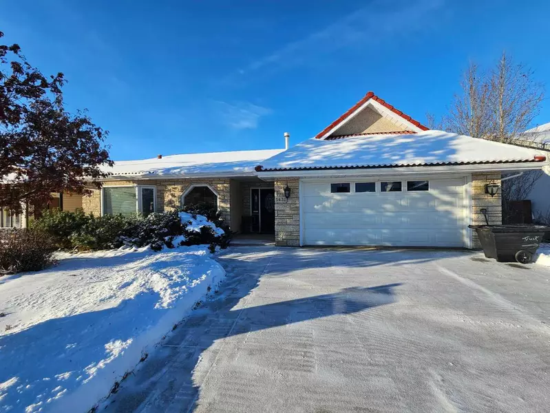 5432 58A Street Crescent, Lacombe, AB T4L1L7