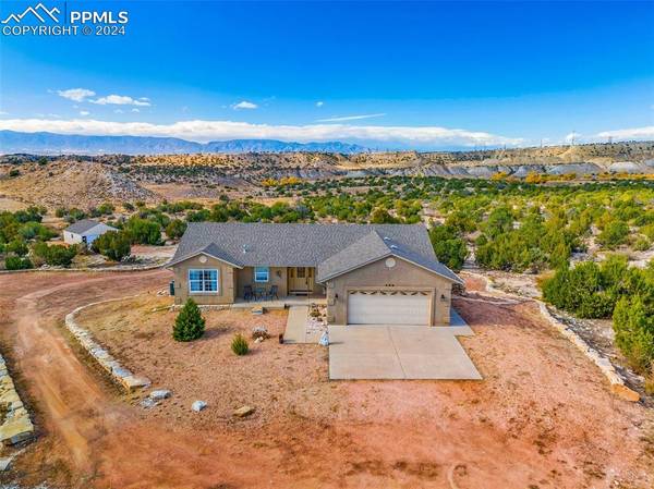 459 Bowie RD,  Penrose,  CO 81240