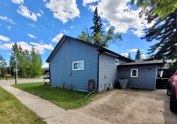 Wainwright, AB T9W 1E1,822 10 ST