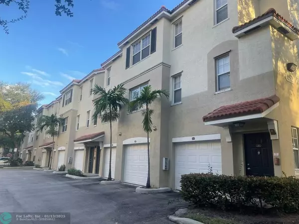 Coral Springs, FL 33067,6020 W Sample Rd  #204