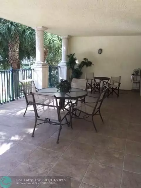 Deerfield Beach, FL 33441,9 NE 20th Ave  #201