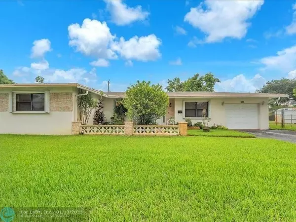 4880 NW 9th St, Plantation, FL 33317