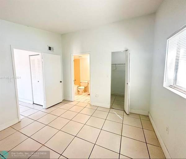 Pembroke Pines, FL 33025,301 Palm Way  #206