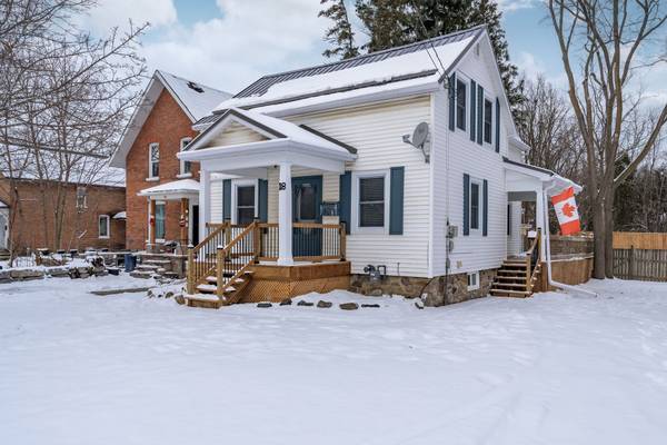 18 Bond ST W, Kawartha Lakes, ON K9V 3P6