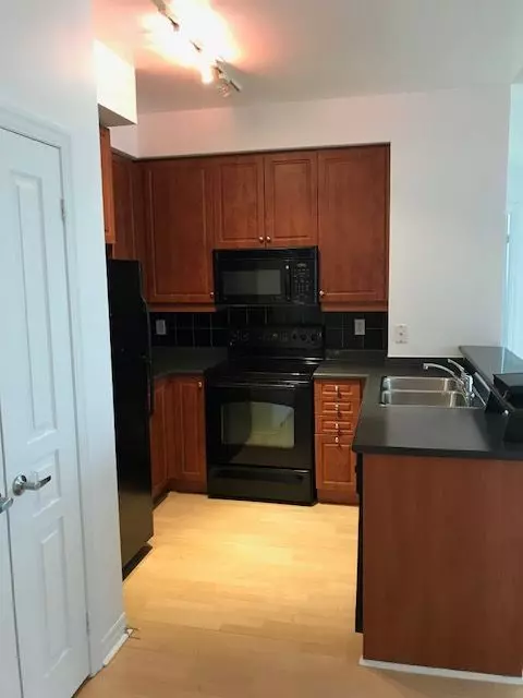 Mississauga, ON L5B 4N4,220 Burnhamthorpe RD W #2602