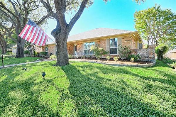 1135 Derbyshire Place, Carrollton, TX 75007