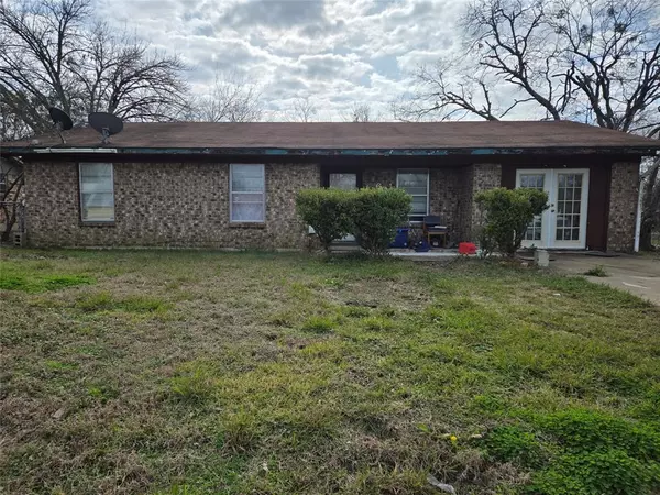 606 North St Street, Wills Point, TX 75169