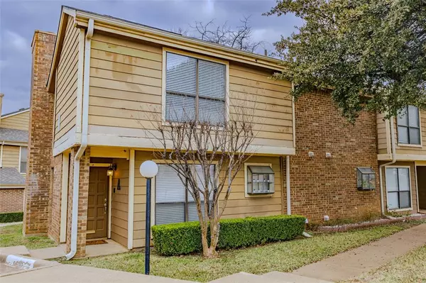 2101 Park Willow Lane #A, Arlington, TX 76011