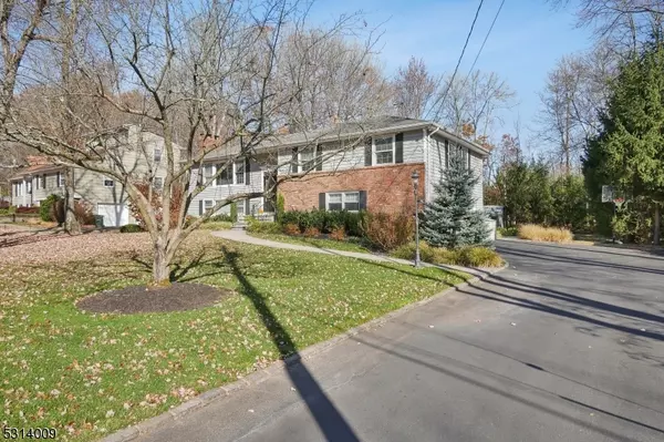 Berkeley Heights Twp., NJ 07922,44 Cambridge Dr