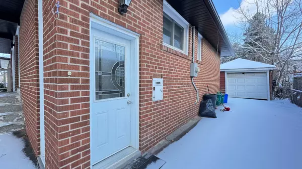 Richmond Hill, ON L4C 2E8,95 Sussex AVE #(Bsmt)