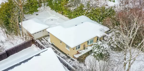 43 Robert ST E, Penetanguishene, ON L9M 1B1