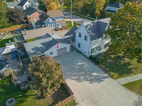 181 WEST PARK DR,  North Middlesex,  ON N0M 2K0