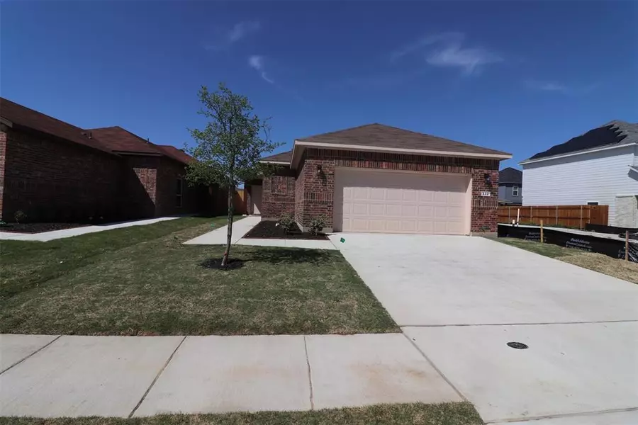 232 Michelle Drive, Grand Prairie, TX 75051