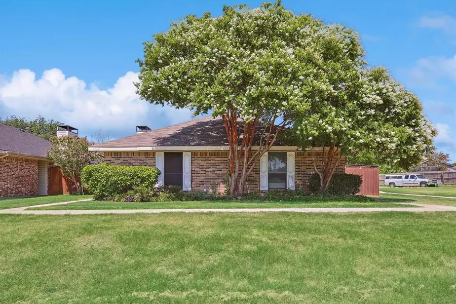 2320 Carol Good Lane, Carrollton, TX 75006