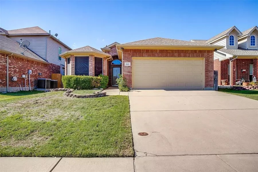 5049 Bedfordshire Drive, Fort Worth, TX 76135