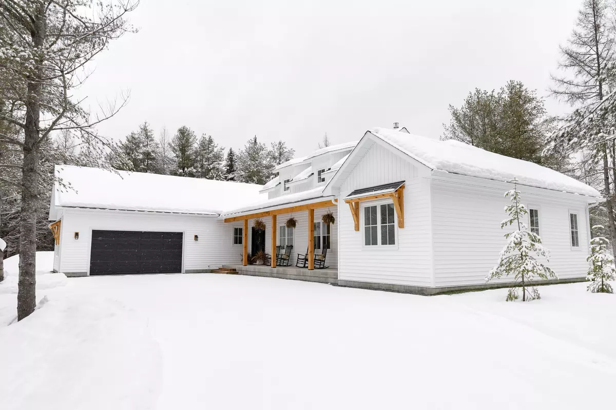 Muskoka, ON P0B 1L0,303 CLEARWATER LAKE RD