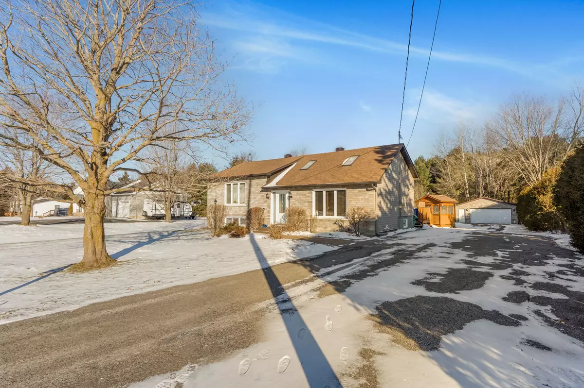 Champlain, ON K6K 0C5,1073 Greenlane RD W