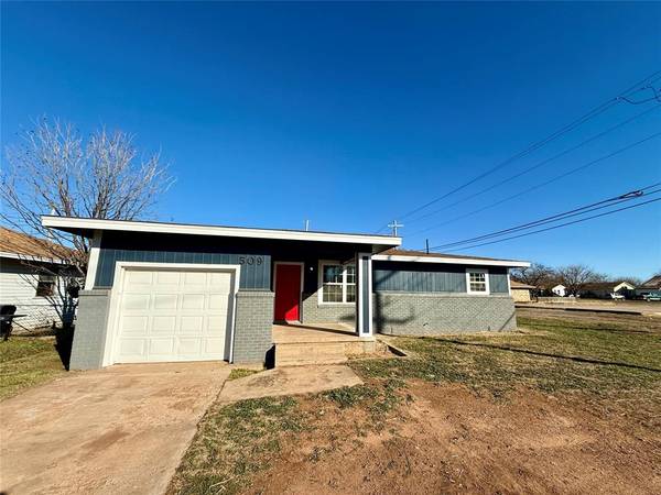 509 W Bradford Avenue, Altus, OK 73521