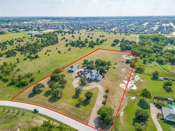 311 Spring Creek Drive, Waxahachie, TX 75165