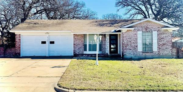 6129 Forest Edge Drive, Forest Hill, TX 76119