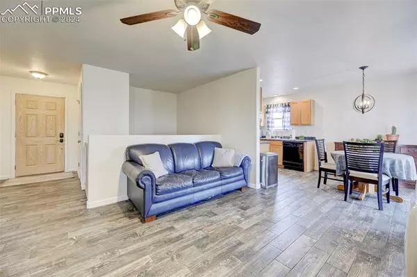 Pueblo, CO 81007,312 W Marble DR