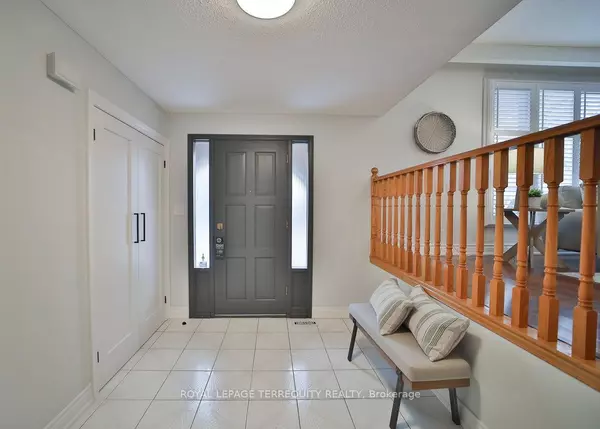 Whitby, ON L1N 6T4,16 Mansfield CRES