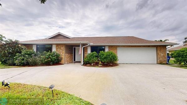 585 W Forest Trl, Vero Beach, FL 32962