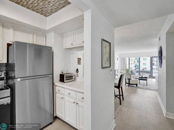 Lauderdale By The Sea, FL 33062,1850 S Ocean Blvd  #605