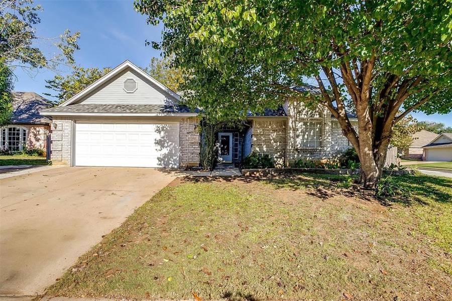 625 Arbor Lane, Burleson, TX 76028