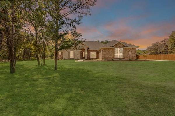 2108 Crystal Palace Boulevard, Alvarado, TX 76009