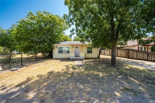 412 N Berry Street, Throckmorton, TX 76483