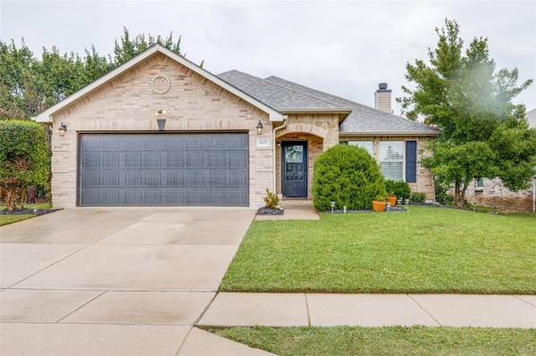 8817 Elk Creek Lane, Fort Worth, TX 76123