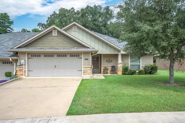 Tyler, TX 75703,421 W Cumberland Road #1404