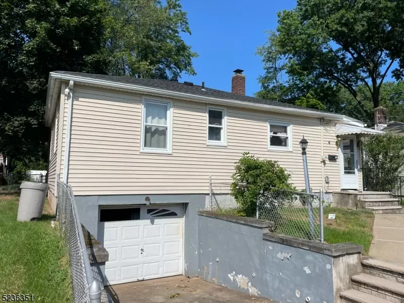 Clifton City, NJ 07013,4 Atkins Ct