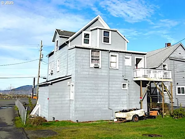 Astoria, OR 97103,465 W MARINE DR