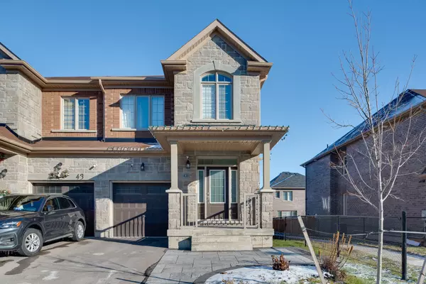 41 Robb Thompson RD, East Gwillimbury, ON L0G 1M0